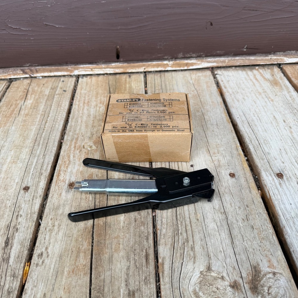 Bostitch P7 Hog Ring Pliers and Stanley 11/16 C-Ring Fasteners Black Tool Set